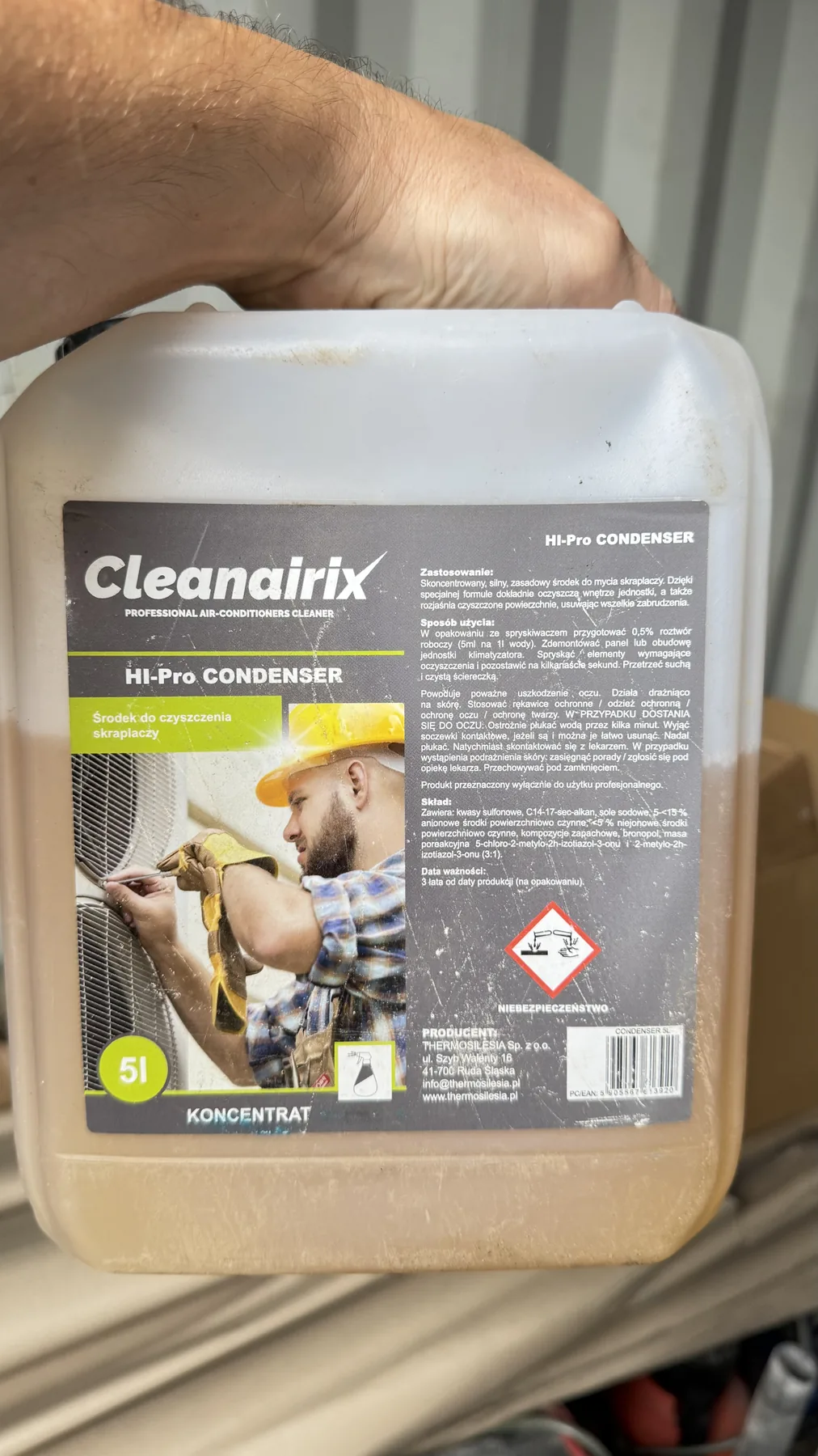 Preparat używany do czyszczenia skraplacza klimatyzacji
