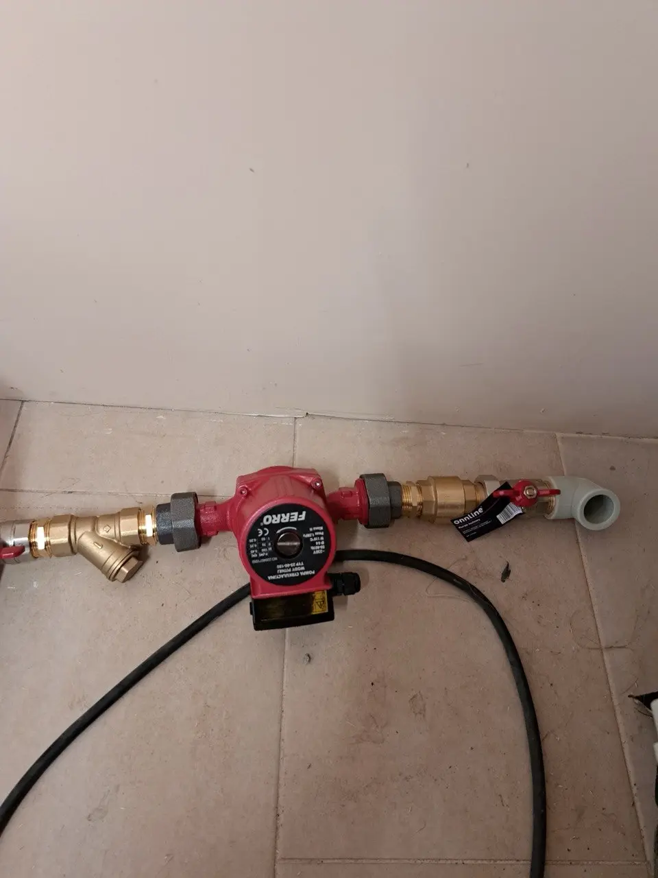 Gotowy zespół hydrauliczny z pompą obiegową do instalacji pompy ciepła