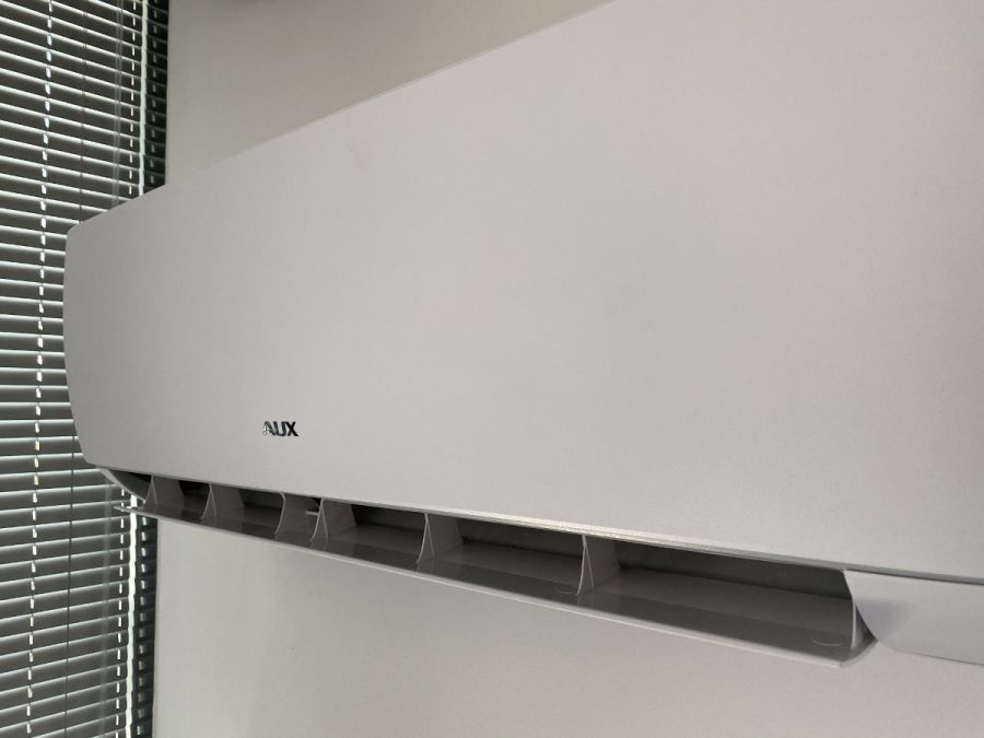 Klimatyzator split Inverter AUX J-Smart AUX-24J2O na max 70m2 — zdjęcie 1